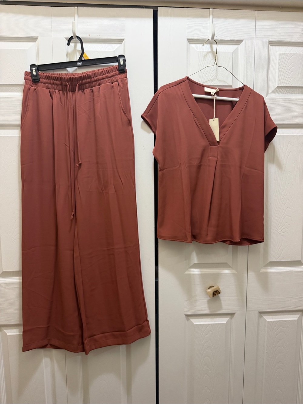 MELLODAY Rust V-Neck Blouse and Wide-Leg Pant Set